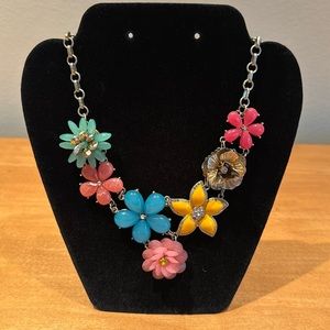 Necklace - multi-colored flowers, gemstone details